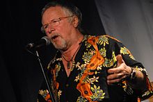 How tall is Bill Oddie?